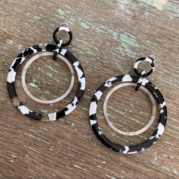 Black and White Terrazzo Acrylic Circle Earrings - Picture 3 of 3